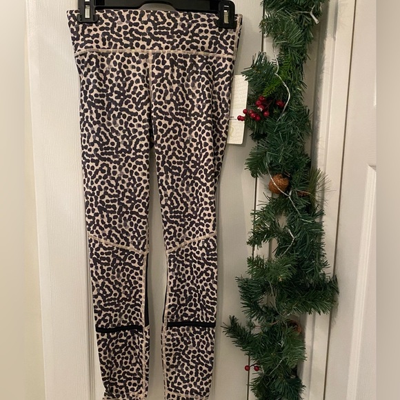 Lululemon pedal to the medal 7/8 tight - Picture 4 of 8